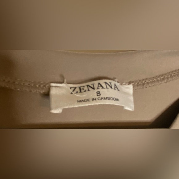 Zenana Rolled Short Sleeve V-Neck Dress with Pockets. Mocha. Size Small - Picture 4 of 7